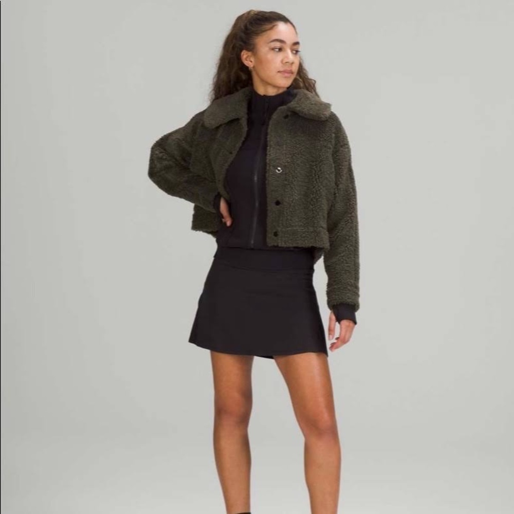 Fleece cropped jacket, sz 8! EUC!